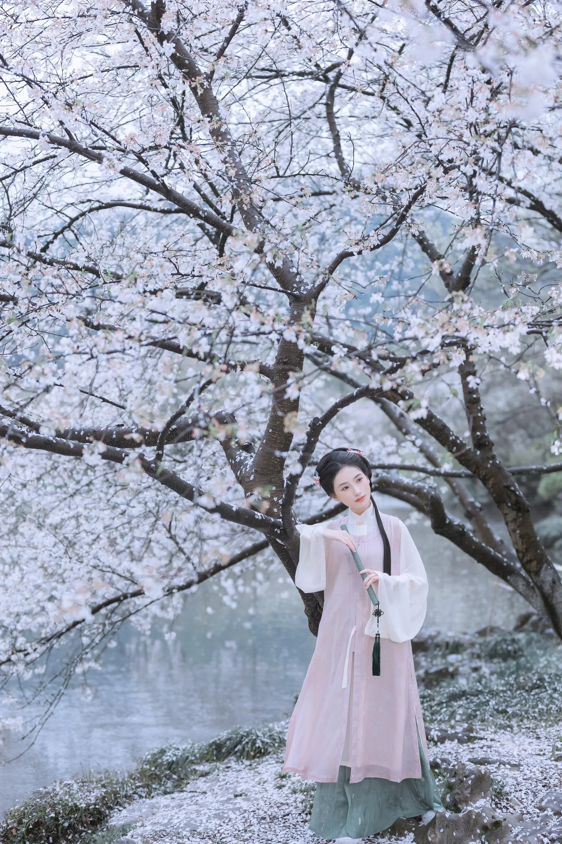 [艺图语] 2022.05.25 雨樱花 眸小妖 [46P]插图8
